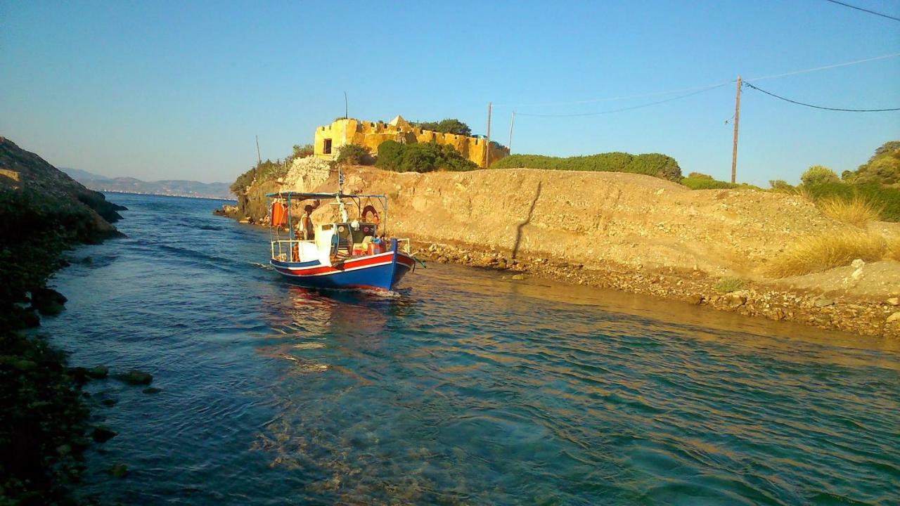 Beautiful House By The Sea,Loutraki Skaloma.别墅 外观 照片