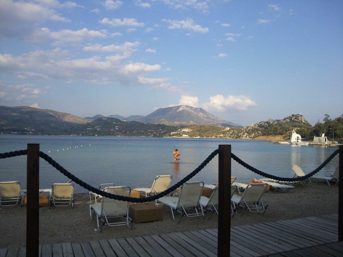 Beautiful House By The Sea,Loutraki Skaloma.别墅 外观 照片