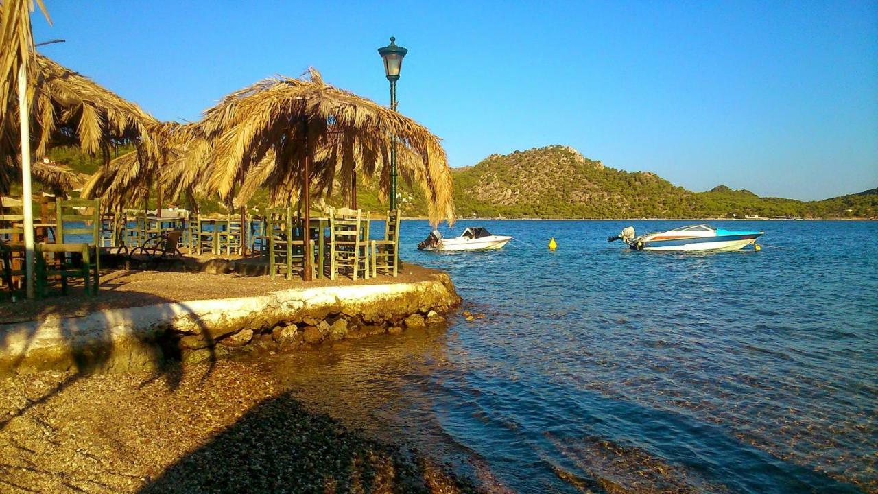 Beautiful House By The Sea,Loutraki Skaloma.别墅 外观 照片
